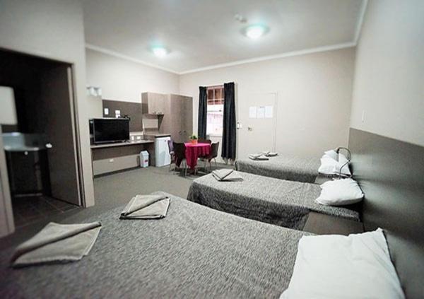 Bluestone Motor Inn Теннант-Крік Екстер'єр фото