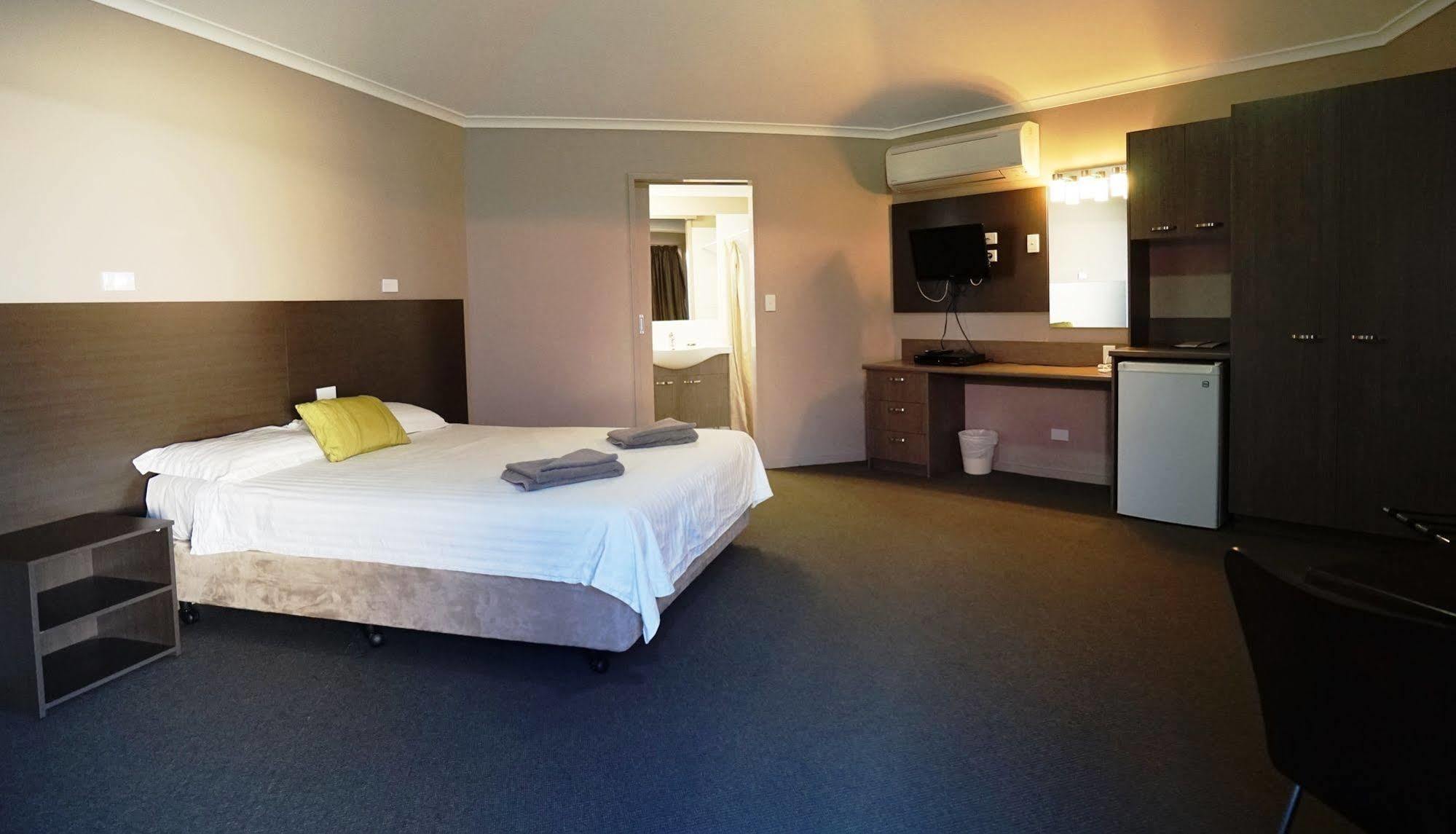 Bluestone Motor Inn Теннант-Крік Екстер'єр фото