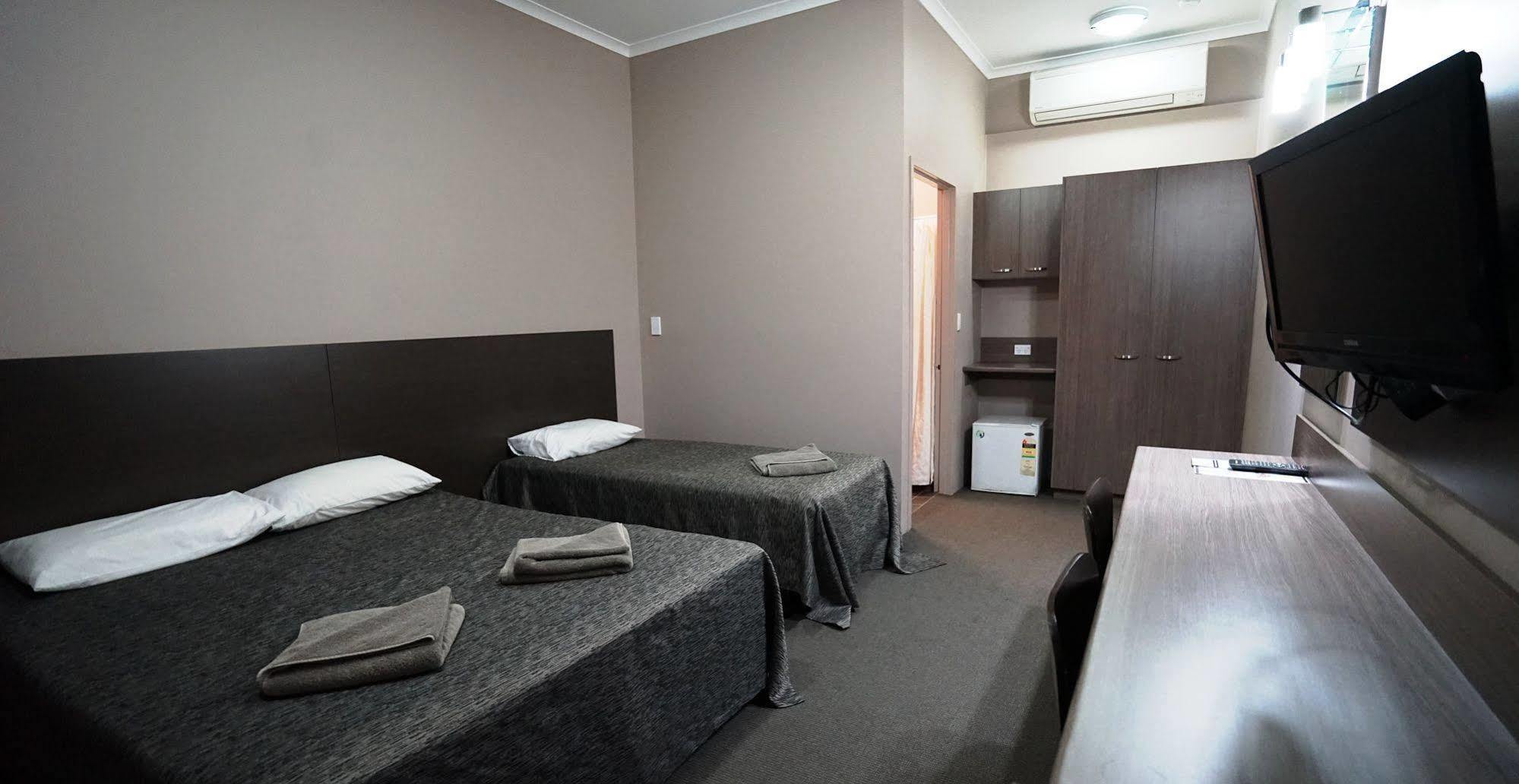 Bluestone Motor Inn Теннант-Крік Екстер'єр фото